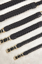 Collier Palermo – gros plan sur le tressage en cuir végétal noir, motif chevron – Maison Canisya