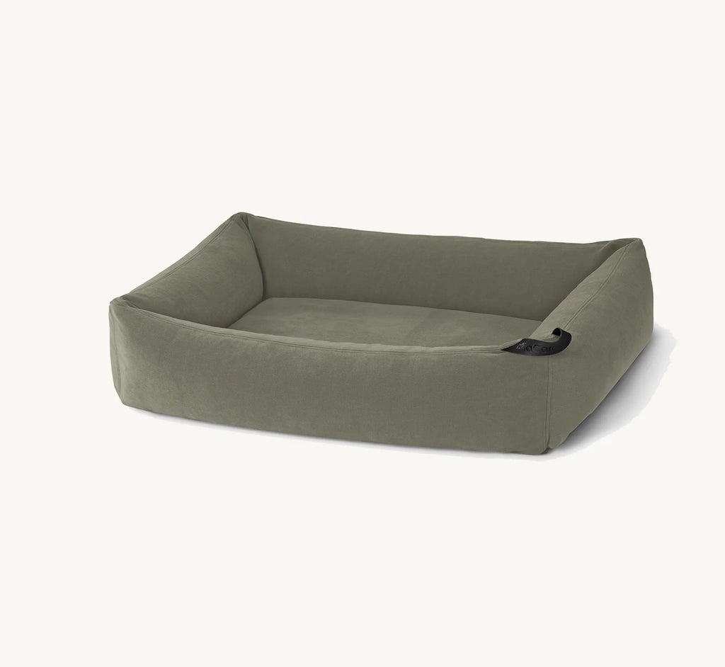 Comodo Housse – housse de lit pour chien packshot coloris vert sage – Maison Canisya