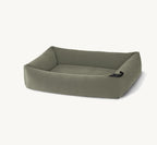 Comodo – lit pour chien packshot coloris vert sage fond neutre – Maison Canisya