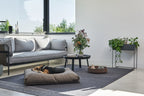 Coussin chien Mondo chocolat — Corgi endormi dans un intérieur design — Maison Canisya