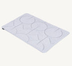 Linea – couverture matelassée coloris anthracite posée à plat, motif matelassé géométrique – Maison Canisya