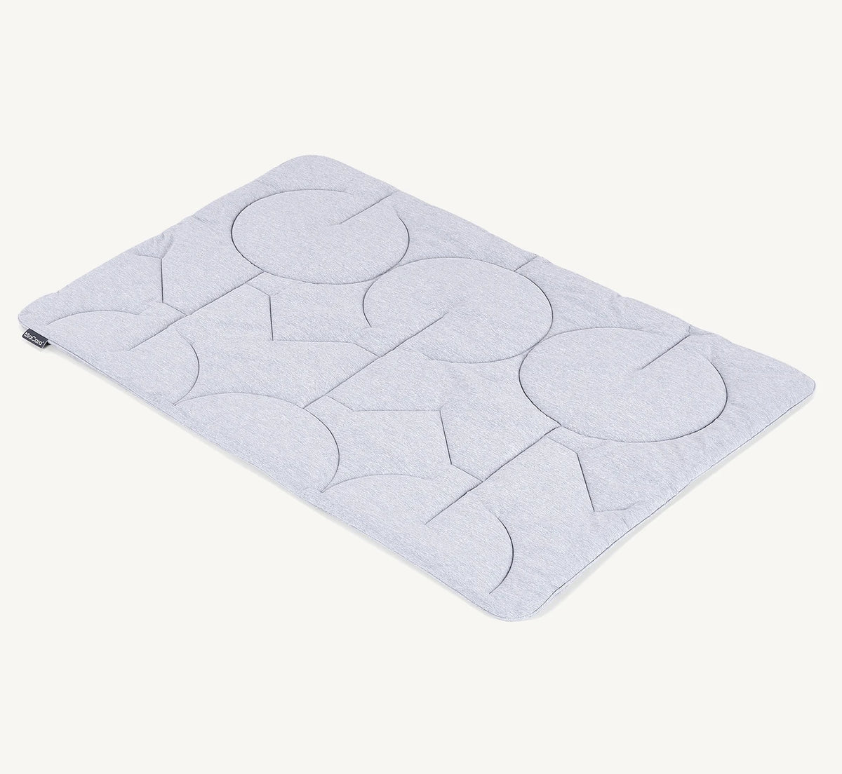 Linea – couverture matelassée coloris anthracite posée à plat, motif matelassé géométrique – Maison Canisya