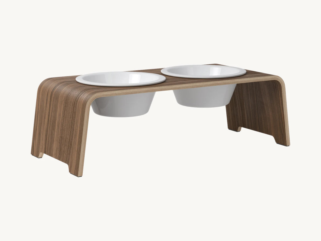 Dogbar Classic – gamelle surélevée coloris noyer avec bols en porcelaine – Maison Canisya