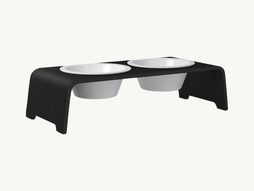 Dogbar Classic – gamelle surélevée coloris chêne foncé avec bols en porcelaine – Maison Canisya