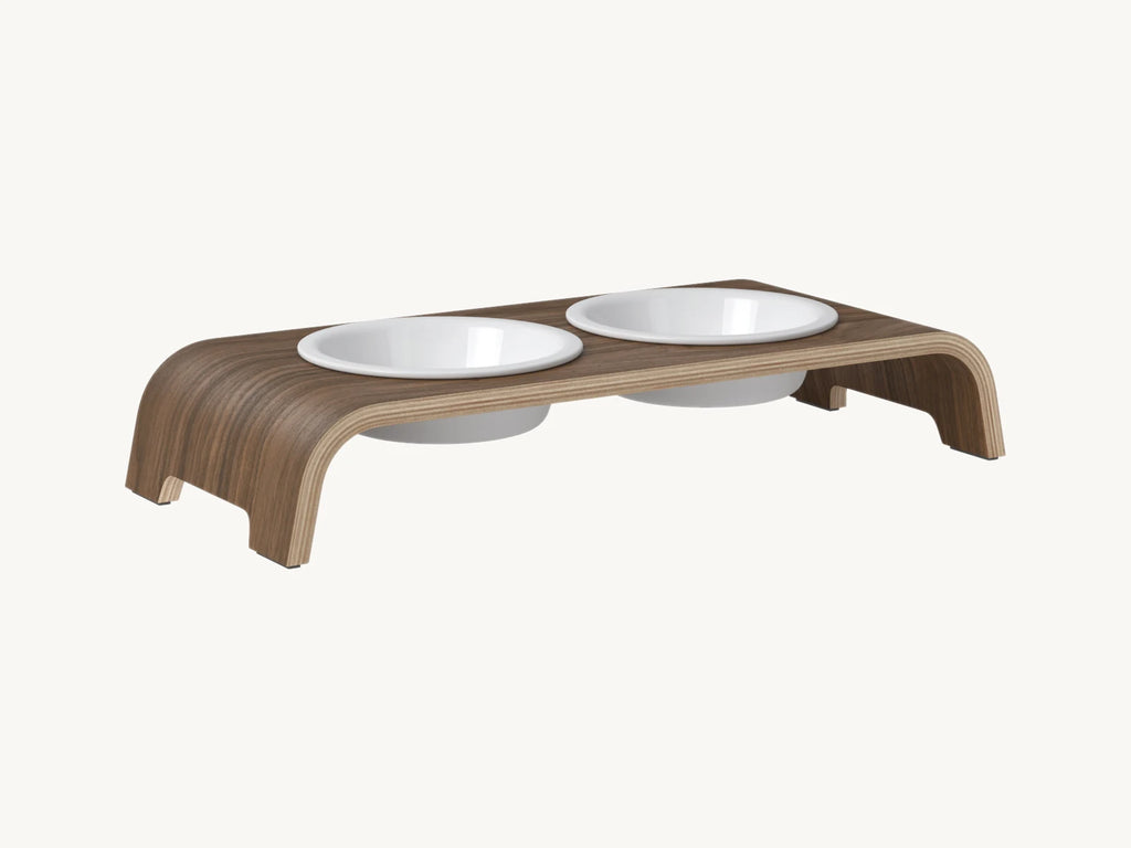 Dogbar Classic – gamelle surélevée coloris noyer avec bols en porcelaine – Maison Canisya