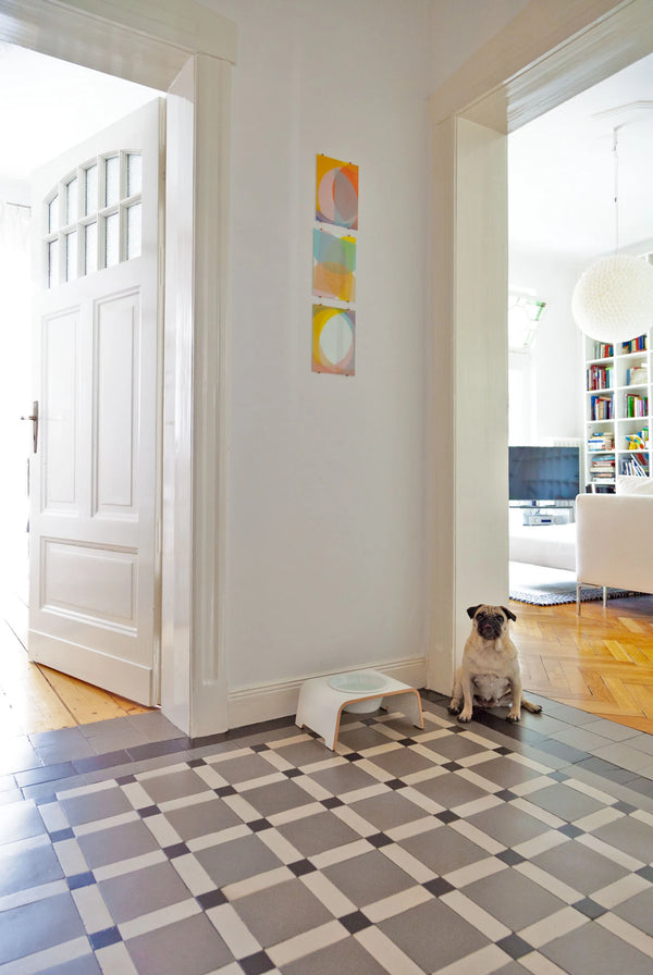 DOGBAR SINGLE — Support surélevé pour gamelle, bois massif et finition laquée