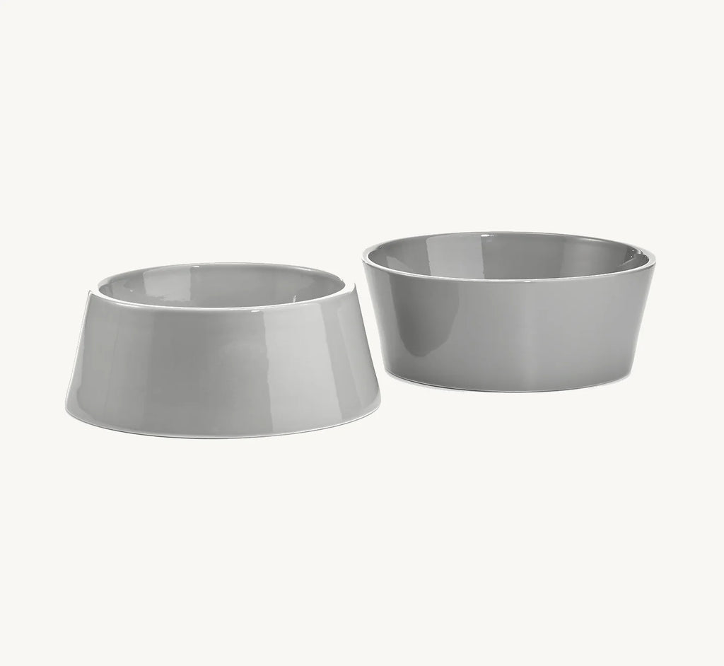 Doppio MiaCara – Deux gamelles porcelaine béton medium large sur fond épuré – Maison Canisya