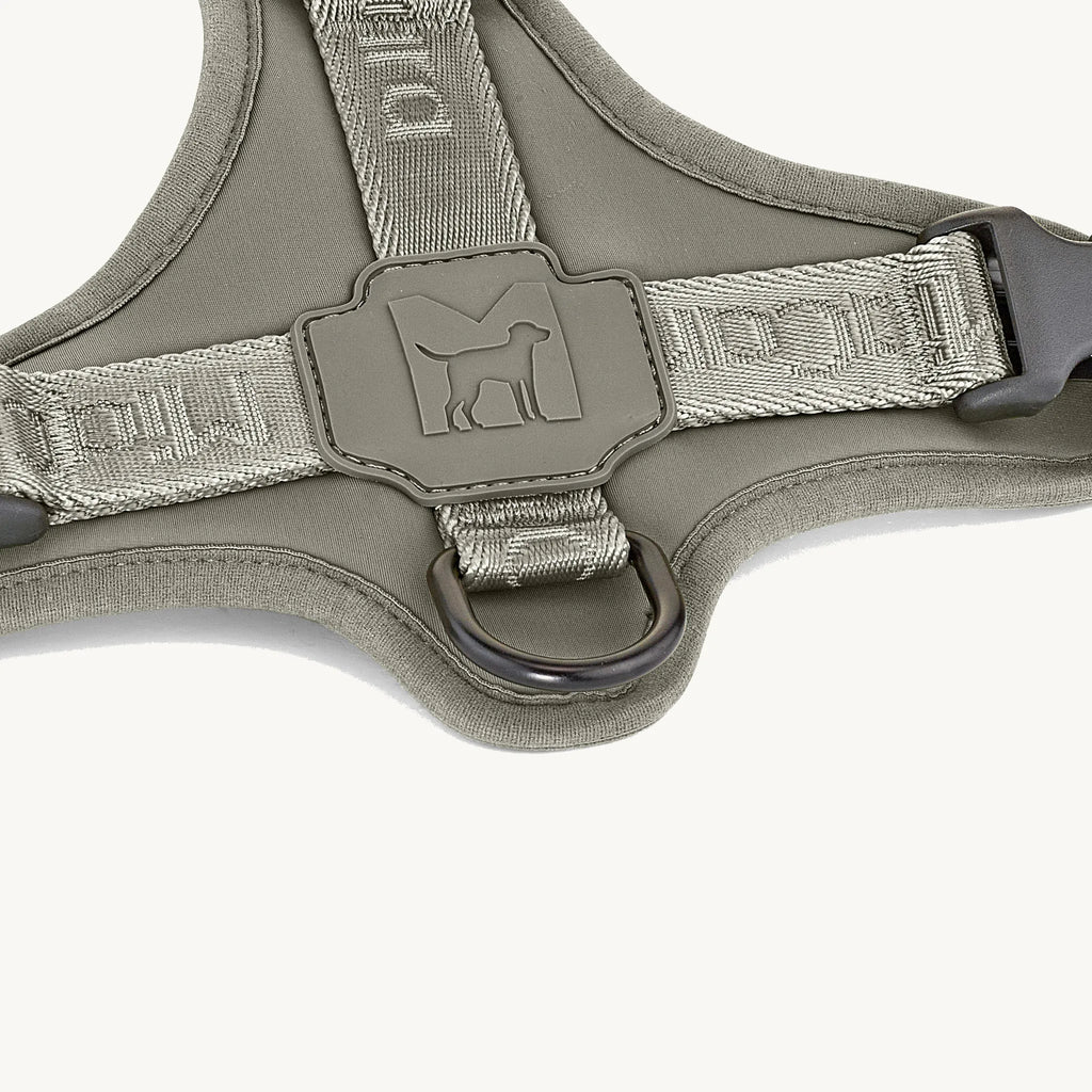 Harnais Modena Walk Grolive, détail logo silicone et anneau en D – Maison Canisya