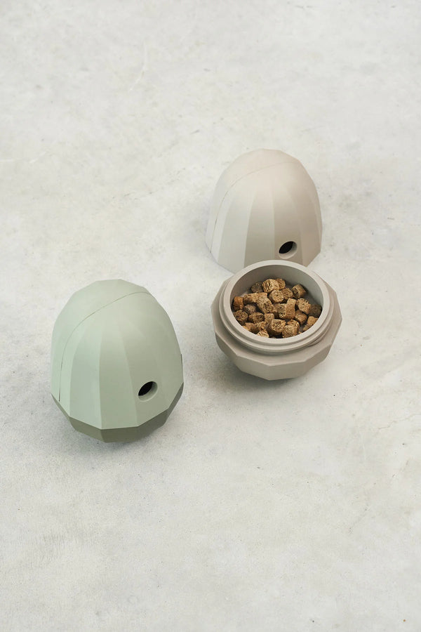 UOVO — Jouet distributeur de croquettes en caoutchouc naturel