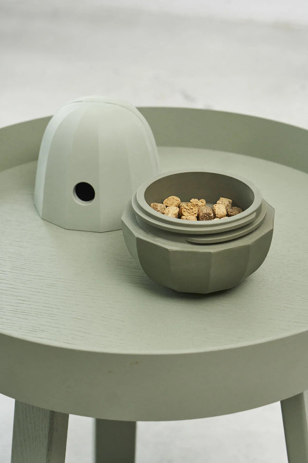 UOVO — Jouet distributeur de croquettes en caoutchouc naturel