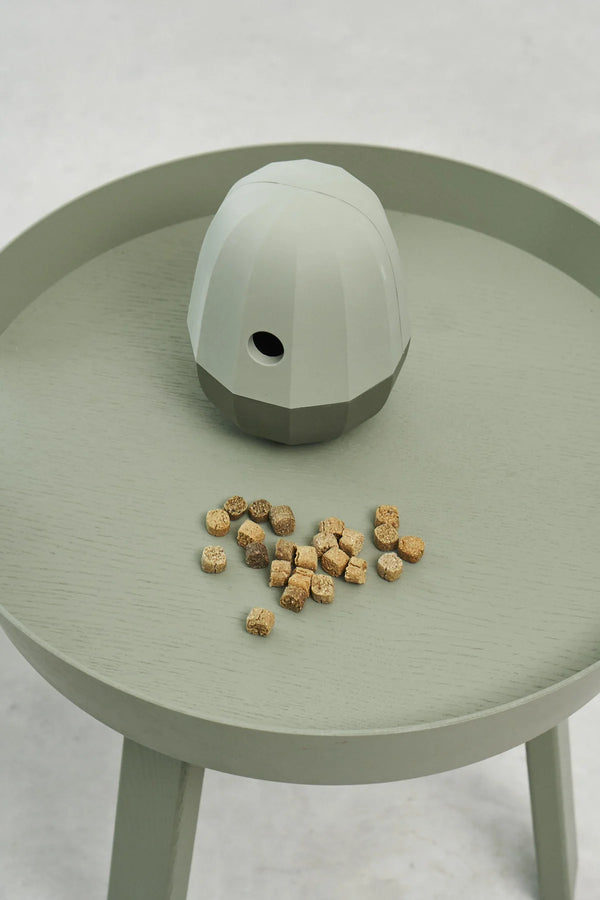 UOVO — Jouet distributeur de croquettes en caoutchouc naturel
