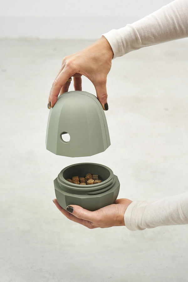 UOVO — Jouet distributeur de croquettes en caoutchouc naturel