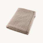 Couverture chien MiaCara Senso pliée coloris Greige – Maison Canisya