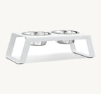 Porte-gamelle Desco Alu MiaCara blanc taille M avec bols inox, vue en angle sur fond neutre — Maison Canisya