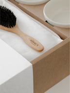 Puppy Box – brosse en hêtre posée dans le coffret carton – Maison Canisya