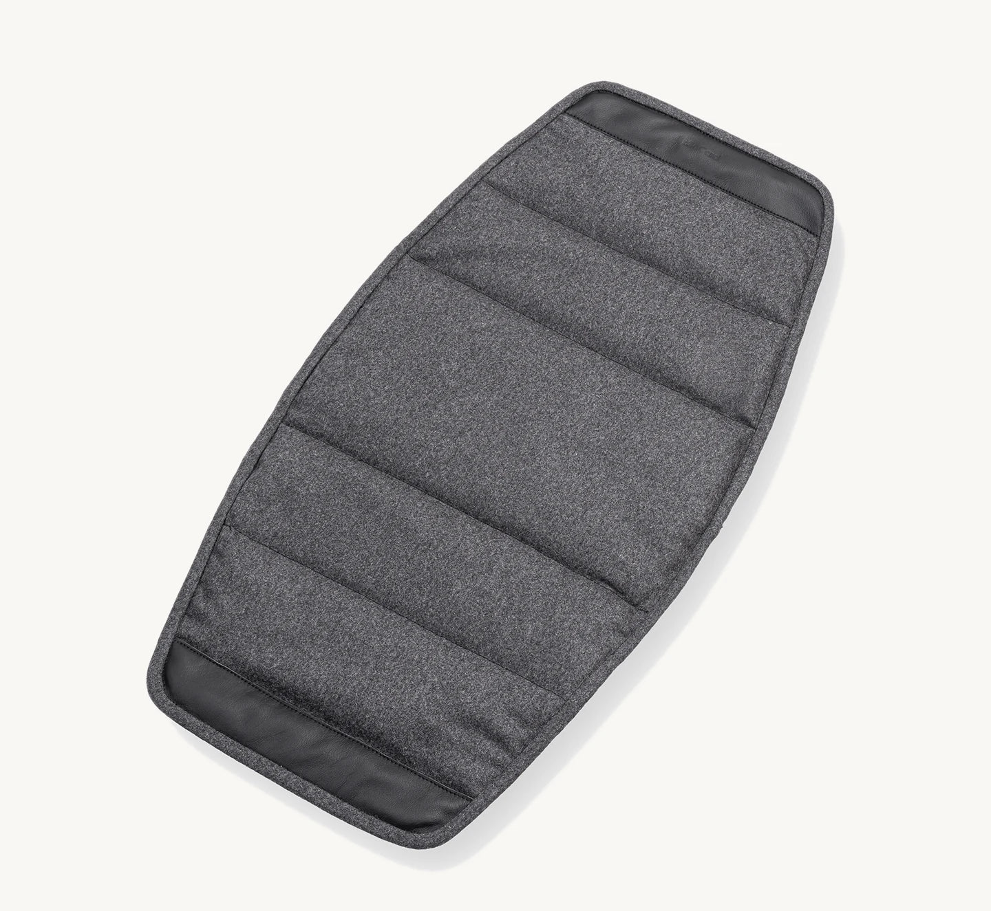 Borsa – Coussin amovible en laine, vue à plat – Maison Canisya