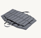 Strada – Tapis de voyage asphalte plié avec sa bandoulière – Maison Canisya