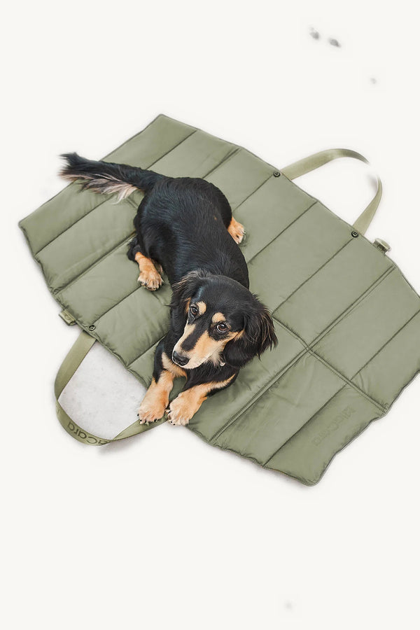 STRADA — Tapis de voyage matelassé pour chien, pliable et déperlant