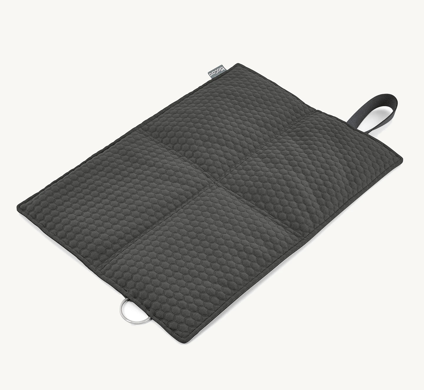 Tapis de voyage Cosmo graphite – format petit déplié sur fond neutre – Maison Canisya