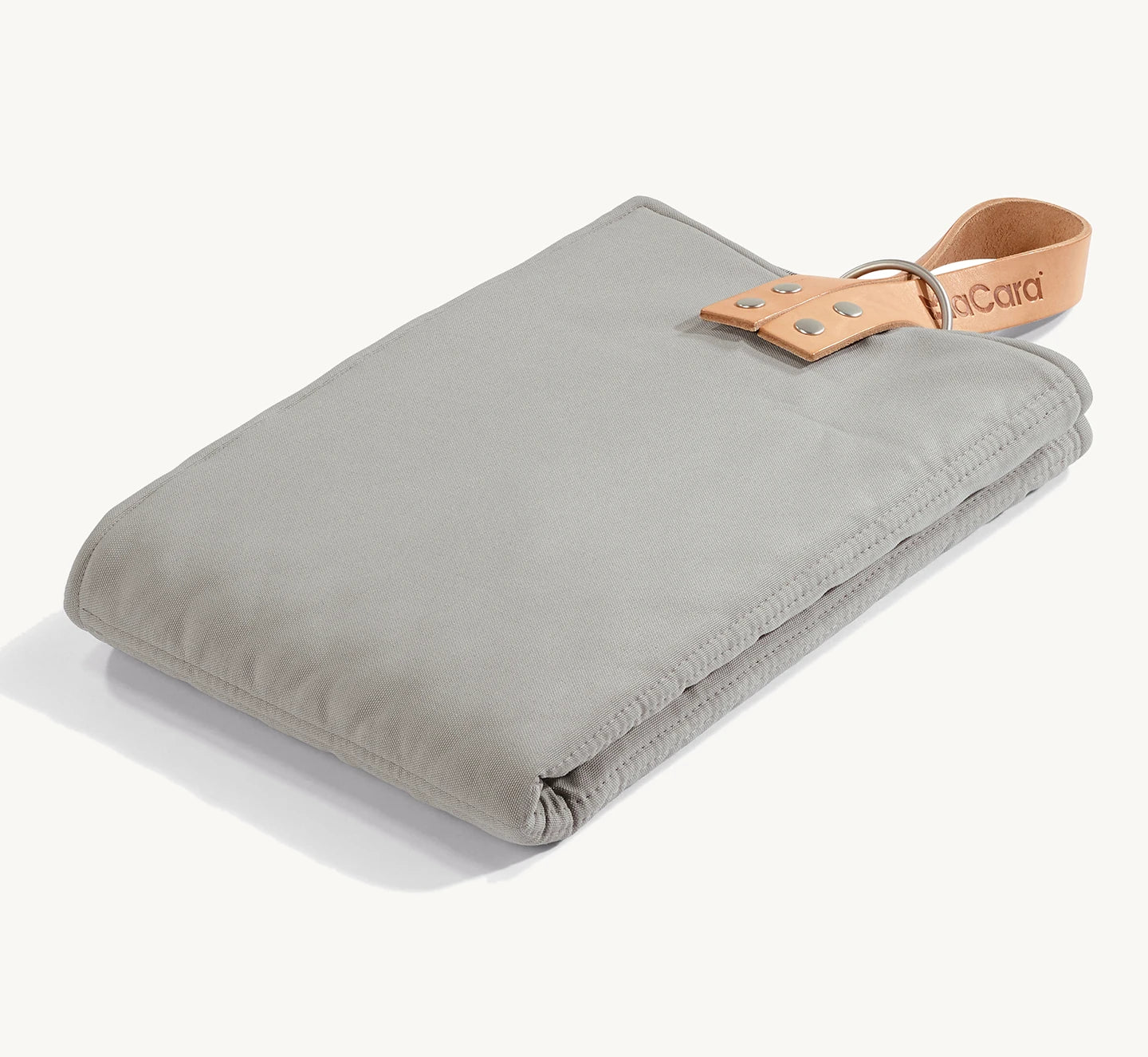 Tapis de voyage Cosmo béton – format petit plié avec anneau inox – Maison Canisya