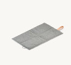 Tapis de voyage Cosmo Senso – déplié à plat, format petit, coloris caillou – Maison Canisya